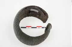 Foto von Bronzemelonenarmreif (NHMW-PRAE-025388)